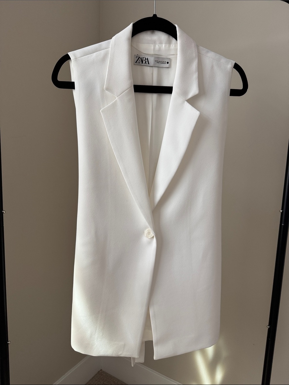 Zara Ivory colored Sleeveless Blazer Vest - size M